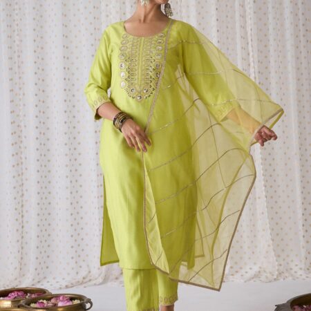 Women Floral Embroidered Regular Thread Work Kurta With Trouser & Duppta