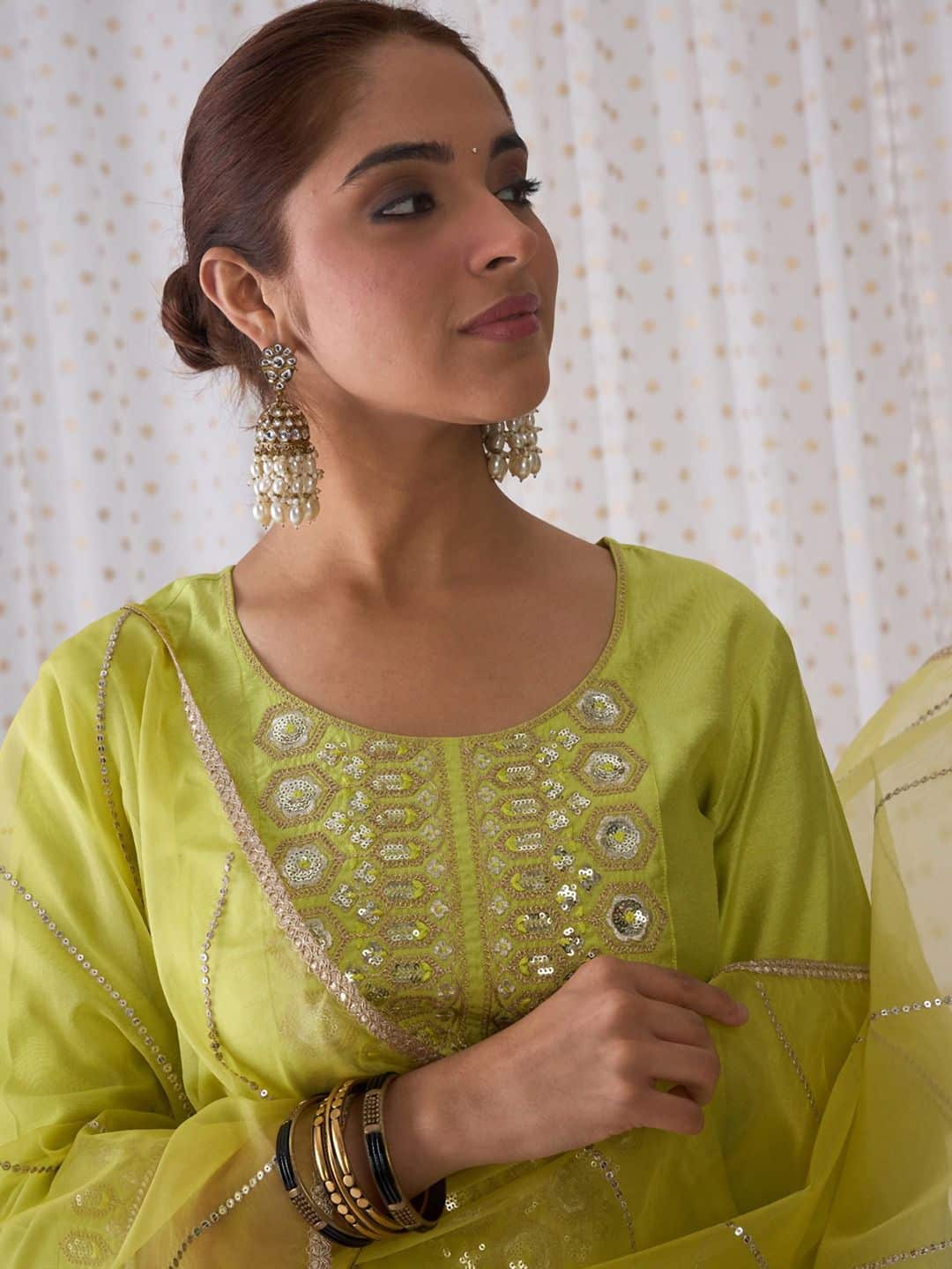 Women Floral Embroidered Regular Thread Work Kurta With Trouser & Duppta
